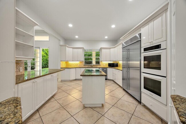 Building Photo - 11149 SW 78th Ave