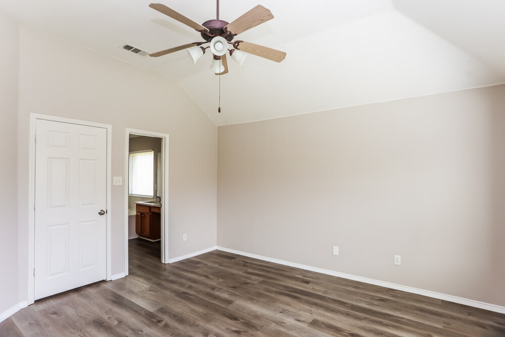 Building Photo - 9113 Nightingale Dr