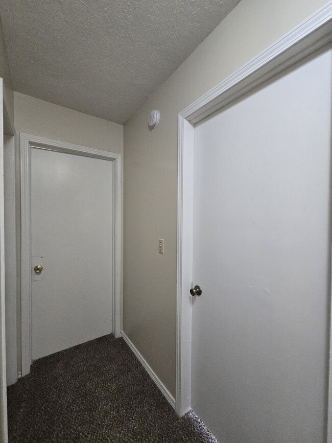 Building Photo - 3824 W Elm St