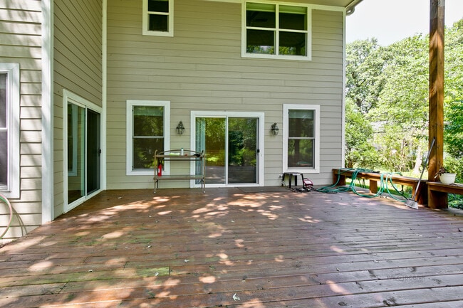 Building Photo - 24 Plymouth Ct