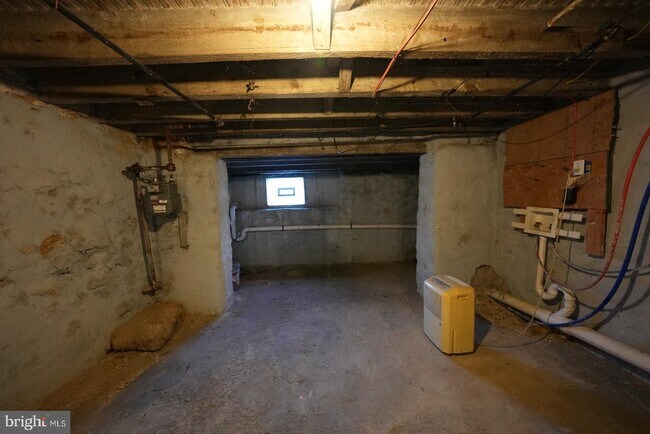 Building Photo - 5214 Heston St