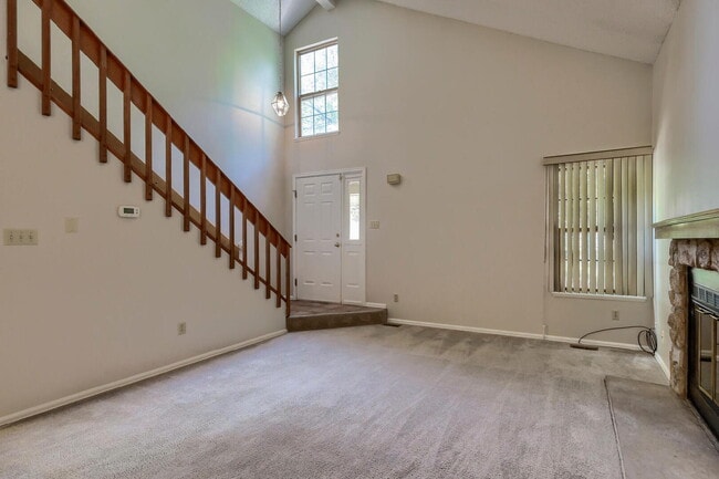 Building Photo - Comfortable 2BR + Loft Home — Close to For...