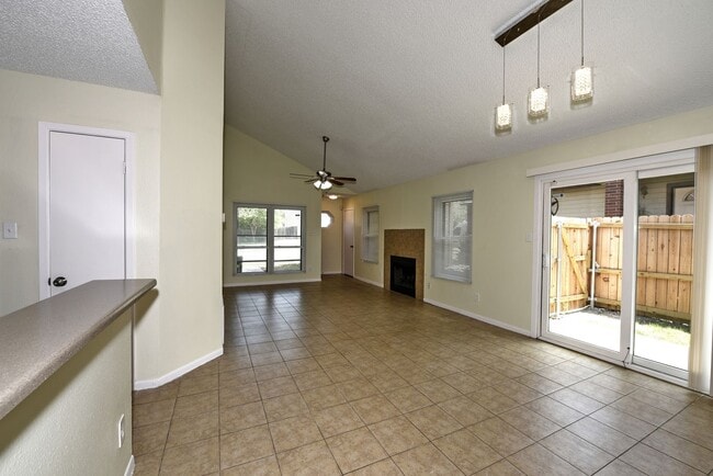 Building Photo - 3410 Ridge Ash
