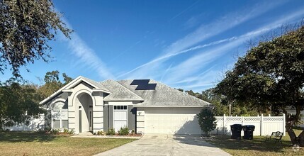 Building Photo - SILVER RIDGE 3 Bed / 2.5 Bath