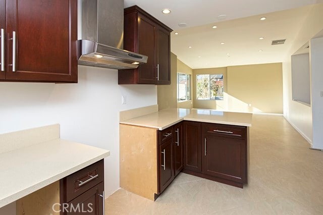 Building Photo - 3240 Montrose Ave