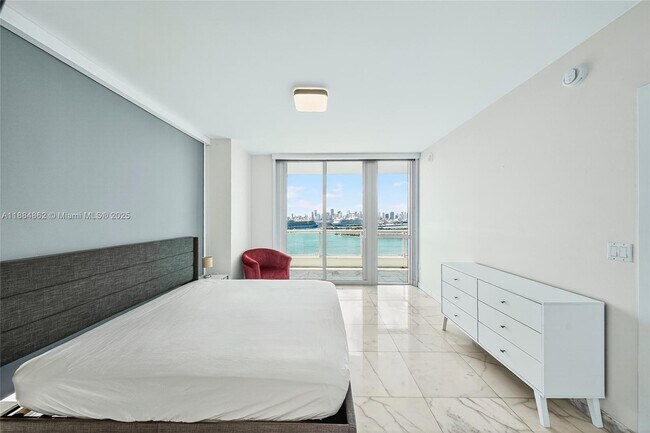 Building Photo - 540 West Ave