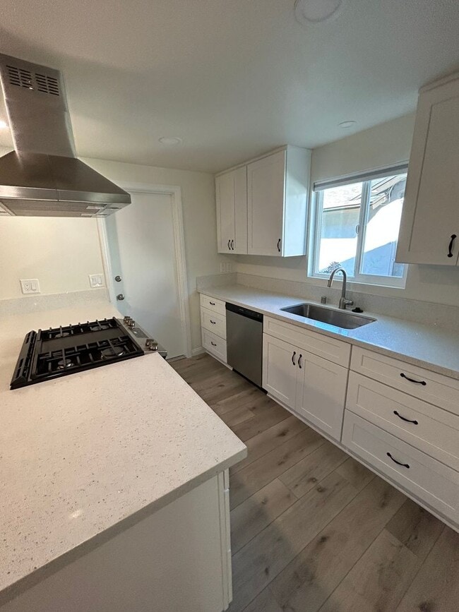 Building Photo - Beautiful Remodeled 3 bedroom 2 bath single family home Chula Vista! Ready for move in 1/17/2026!