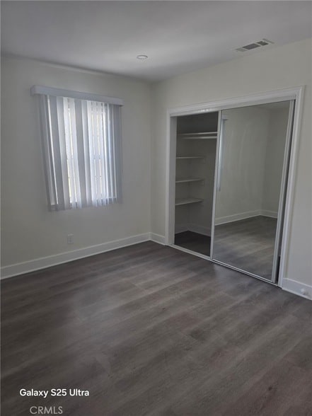 Building Photo - 521 E Valencia Ave