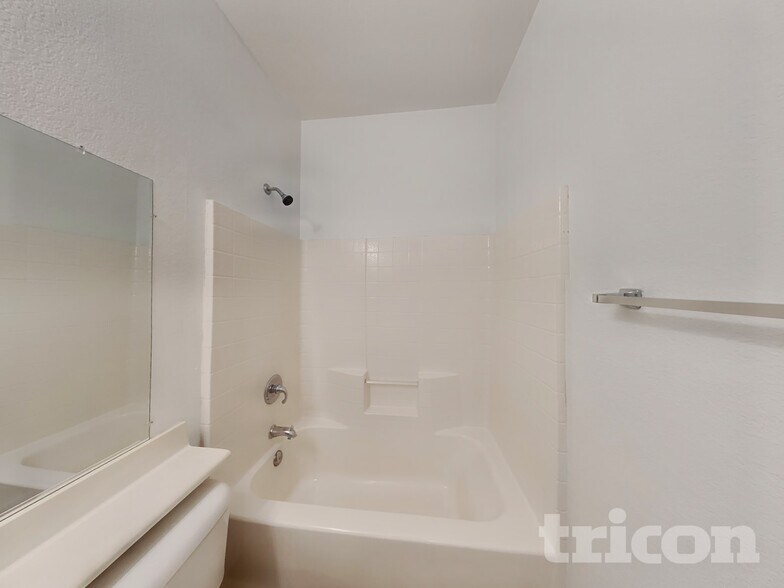 Building Photo - 1607 W Lydia Ln