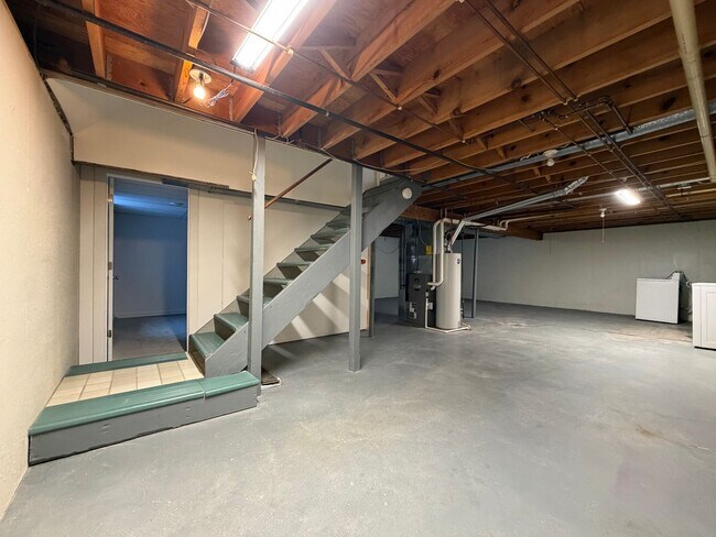 Building Photo - 487 84th St SW