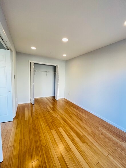 Den - 3rd bedroom - 6423 Richmond Hwy