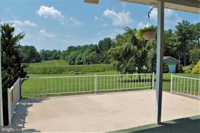 Building Photo - 15529 Dellinger Rd