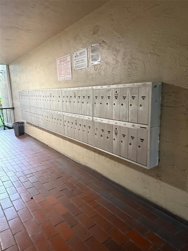 Building Photo - 6070 W 18th Ave