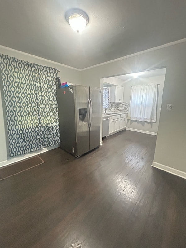 Building Photo - 8825 S Kenwood Ave