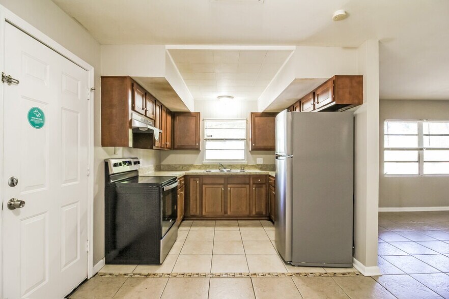 Building Photo - 4815 Andromeda Rd