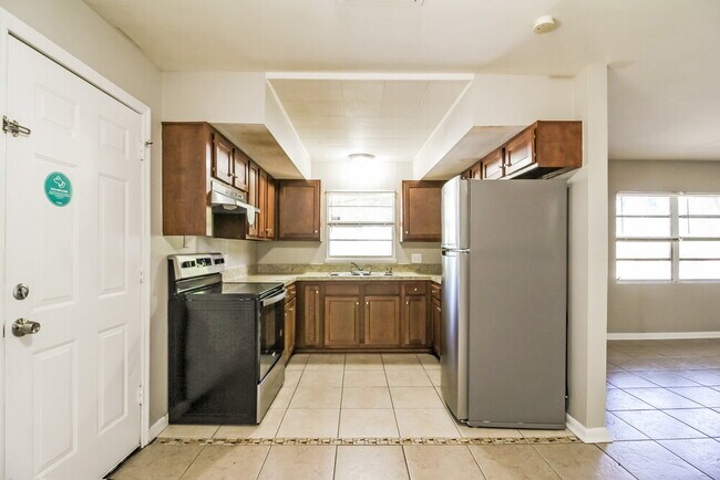 Building Photo - 4815 Andromeda Rd