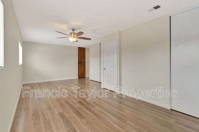 Building Photo - 1719 Lindsley Park Dr