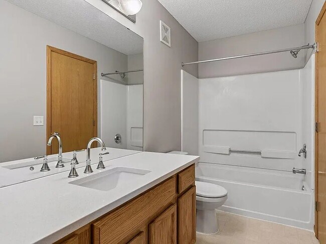Building Photo - 2085 St Johns Ct