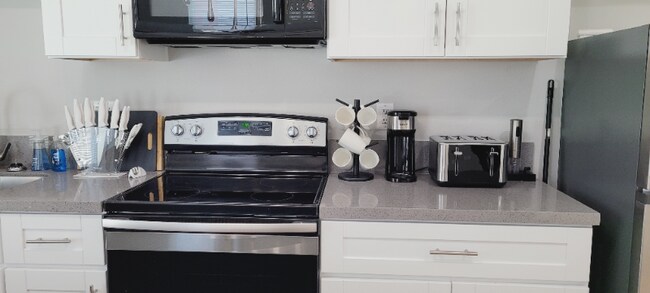 Building Photo - 532 Cesar E Chavez Pky