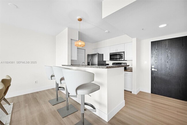 Building Photo - 90 Alton Rd