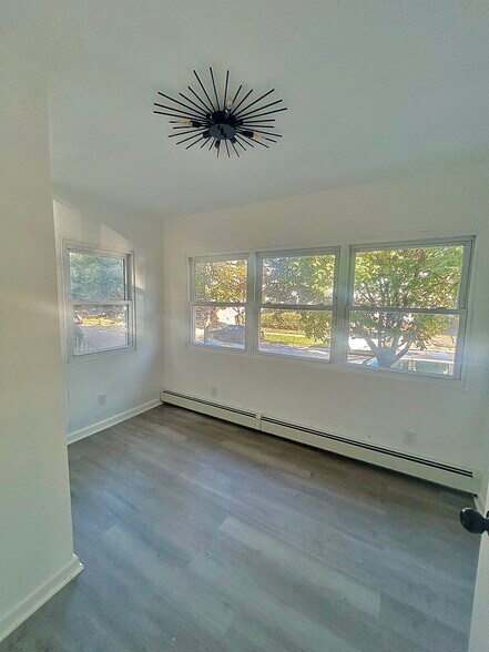Room 1 - 205 N 16th St