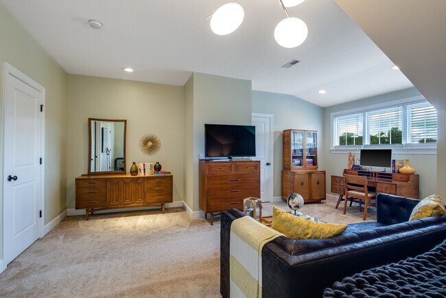 Building Photo - 1403 Arthur Ave