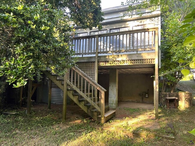 Building Photo - 122 N Springs Ct