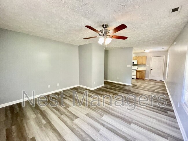 Building Photo - 3721 Betts Dr
