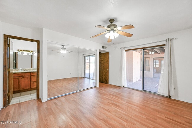 Building Photo - 2412 W Temple St