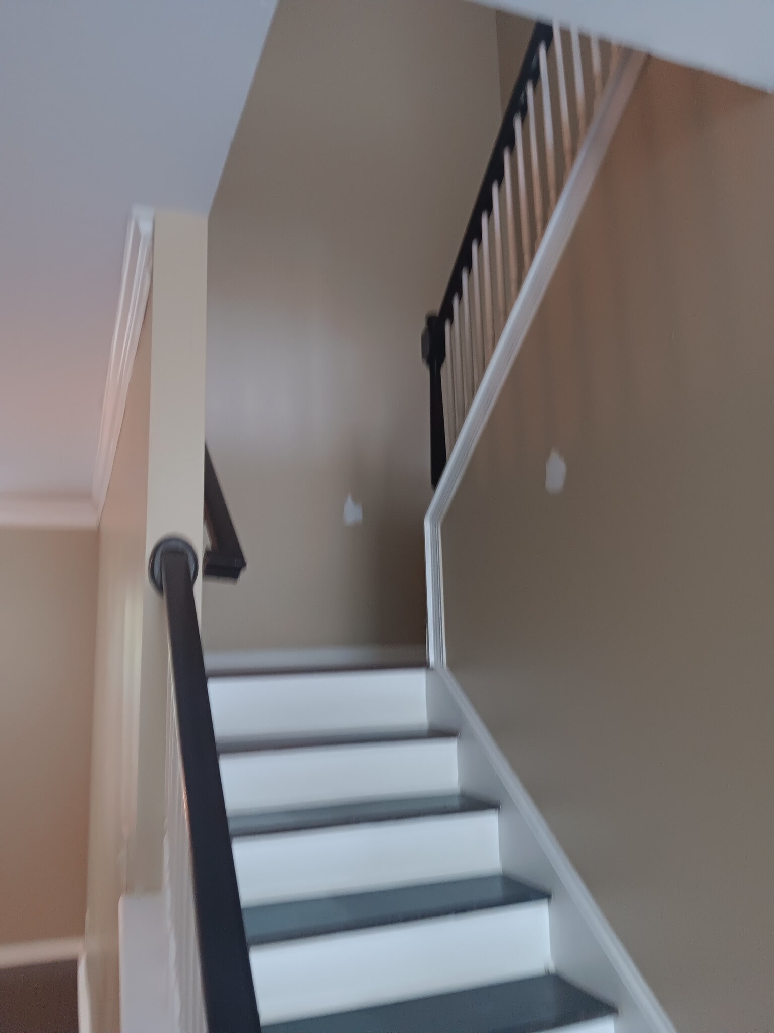 Building Photo - 250 Amal Dr SW