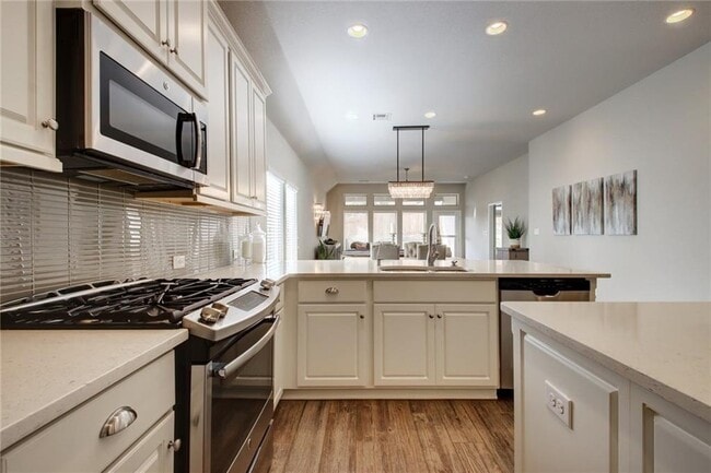 Building Photo - 18505 McKay Cove