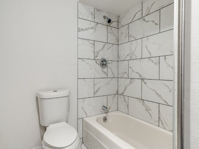 Building Photo - 326 Wildbriar Dr