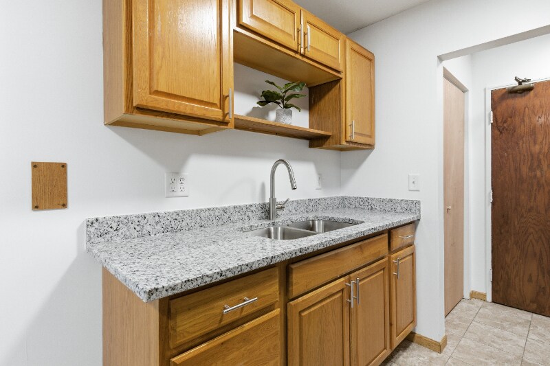 Building Photo - 1100 69th Ave N