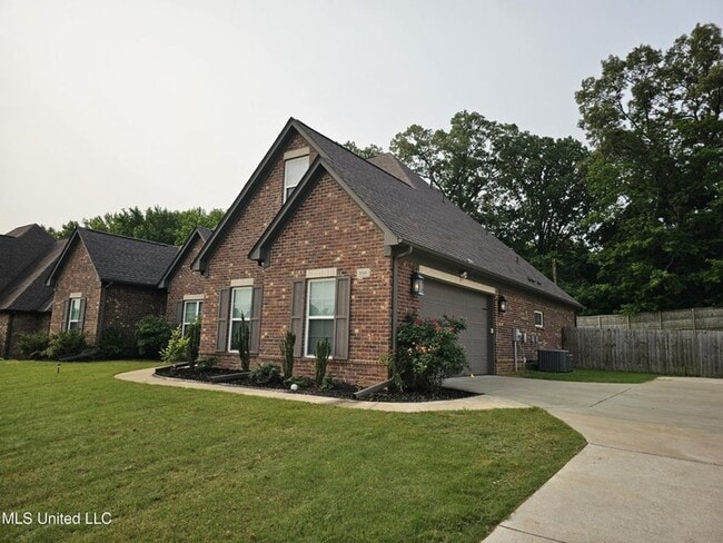 Building Photo - GARDENS AT SNOWDEN GROVE, 5 bedrooms!