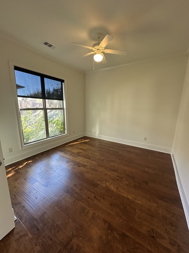 Building Photo - 170 Mulberry Ln