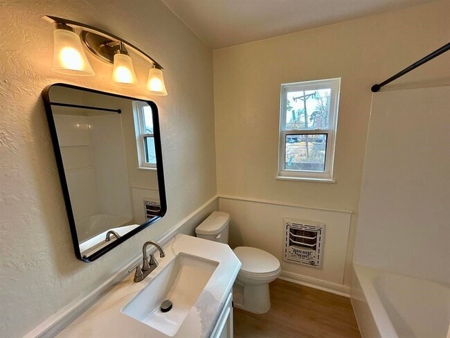 Building Photo - 6275 Westgate Dr