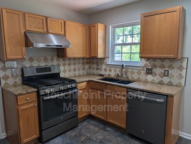 Building Photo - 9935 Redbud Tree Ct