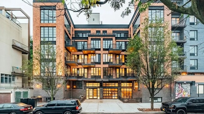 Building Photo - 987 Willoughby Ave