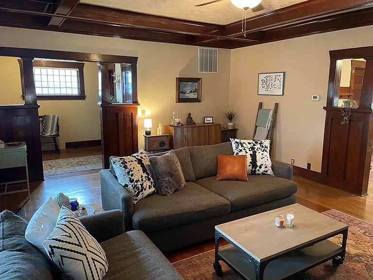 Building Photo - 237 Basin St SW