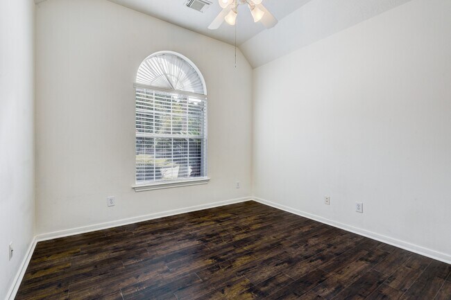 Building Photo - 21903 Hannover Ridge Dr