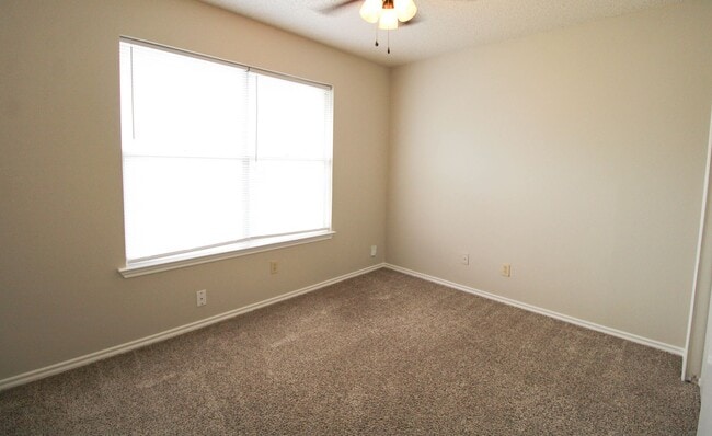 Building Photo - 961 Schertz Pkwy
