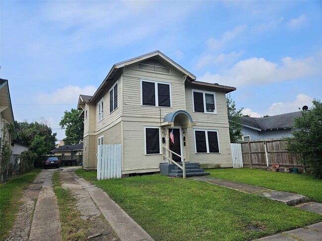 Building Photo - 4418 McKinney St