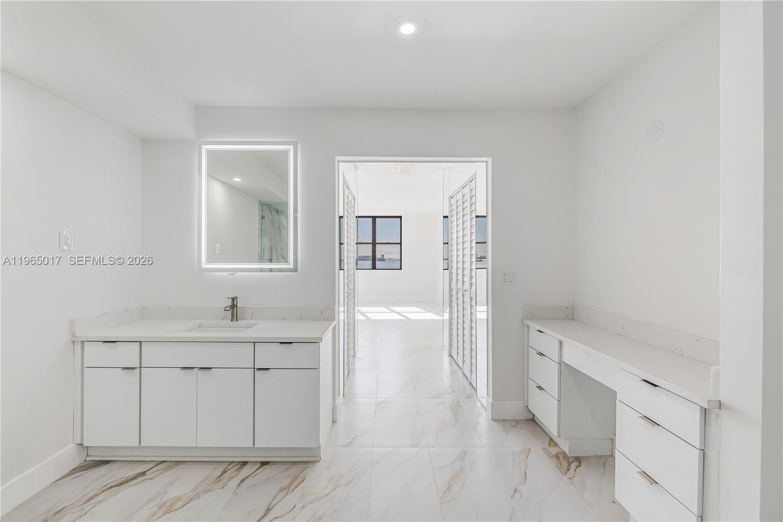 Building Photo - 1800 NE 114th St