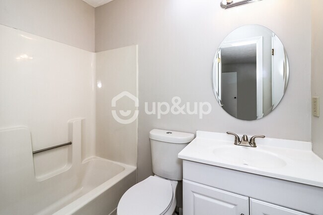 Building Photo - Fantastic 2bd/2.5ba home! Let yourself in!