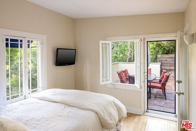 Building Photo - 8330 Lookout Mountain Ave