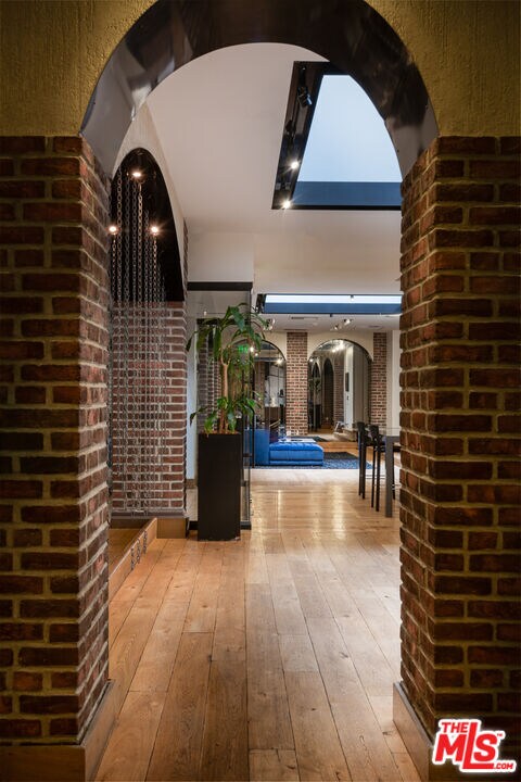 Building Photo - 460 S Spring St