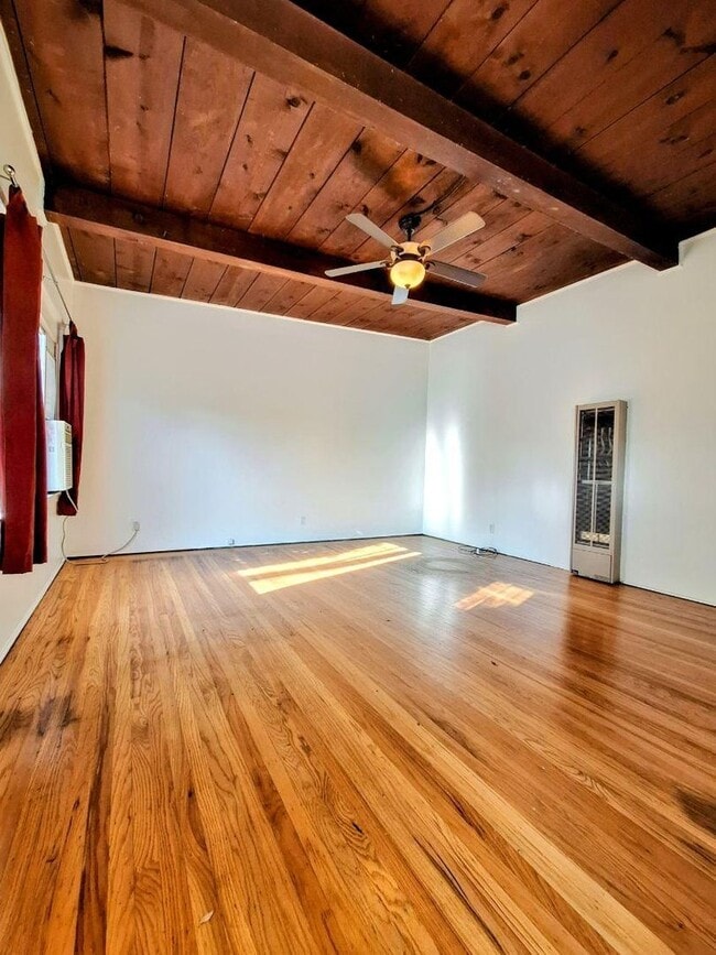 Building Photo - Cat Friendly 2bd Duplex w/Private Patio & Attached Garage