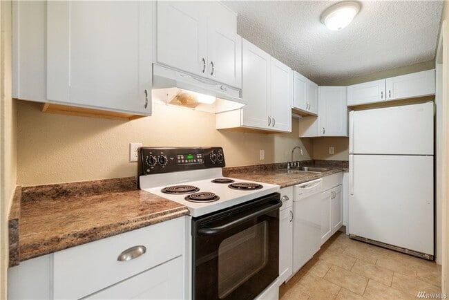 Building Photo - 4104 7th St SW