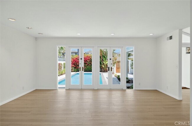 Building Photo - 978 Sandcastle Dr