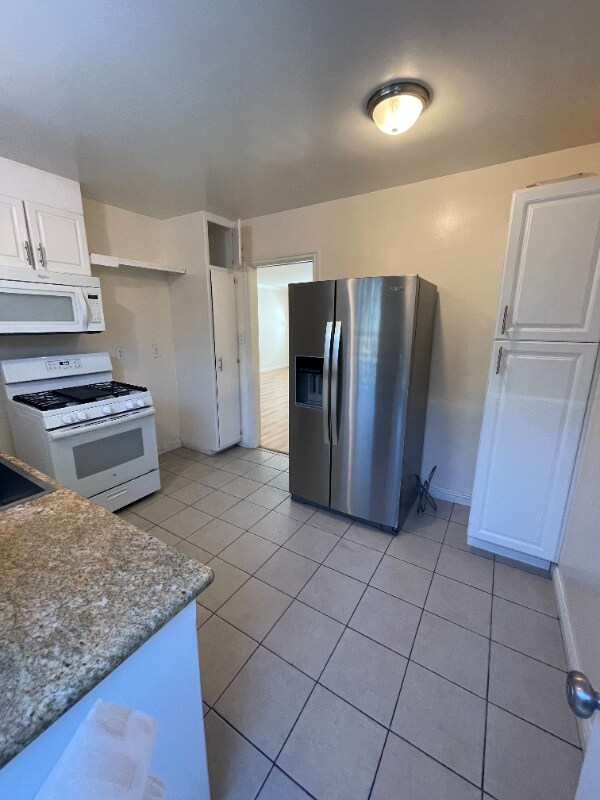 Building Photo - 8546 Cashio St